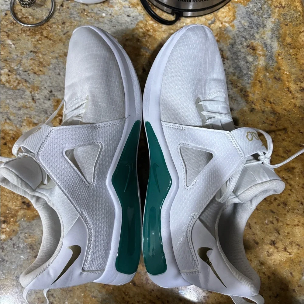 Nike Bella TR 5 size 10